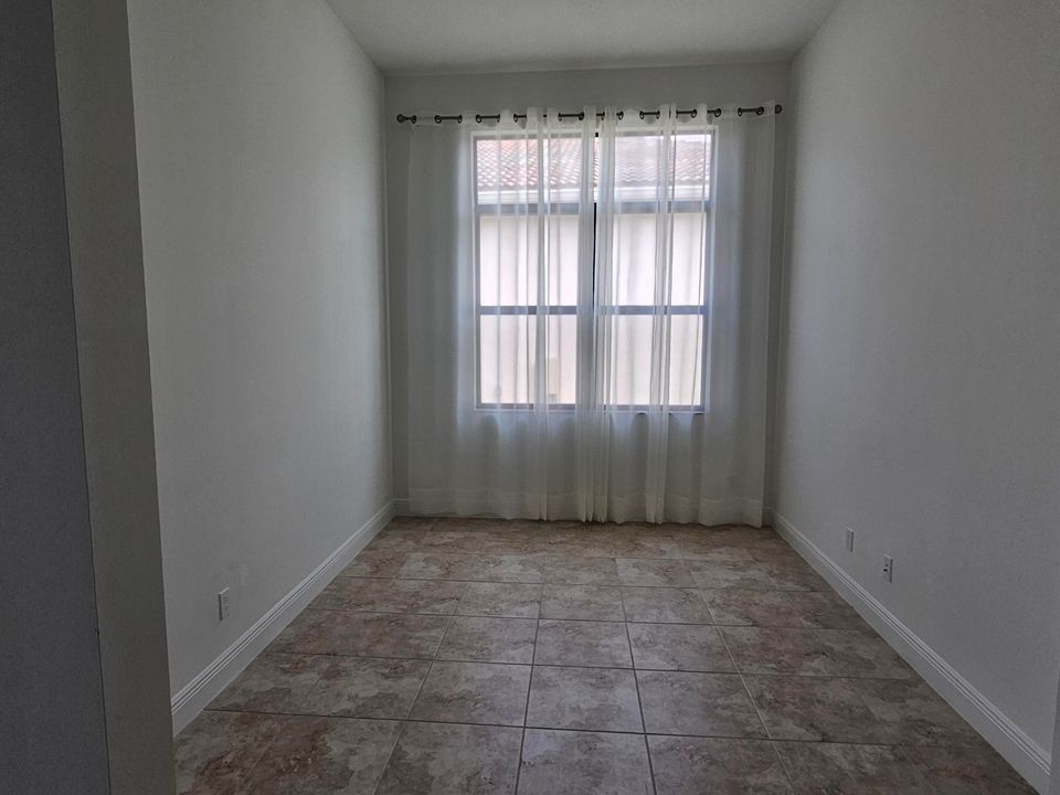 For Rent: $4,300 (3 beds, 3 baths, 2123 Square Feet)