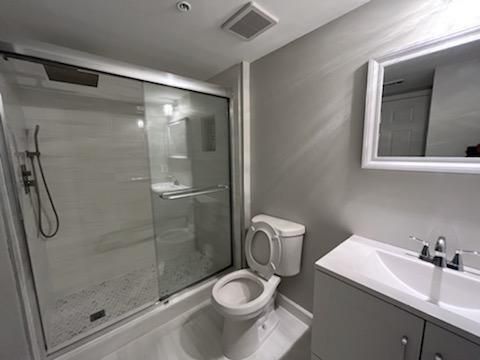 For Sale: $289,000 (1 beds, 1 baths, 795 Square Feet)