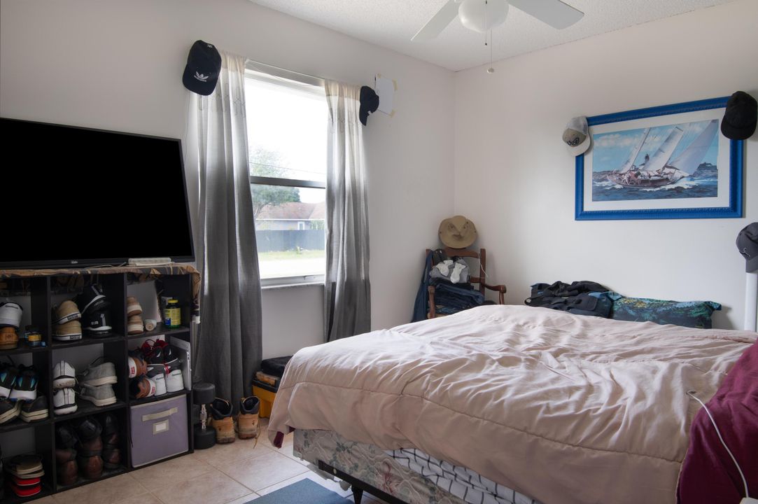 For Sale: $315,000 (3 beds, 2 baths, 1196 Square Feet)