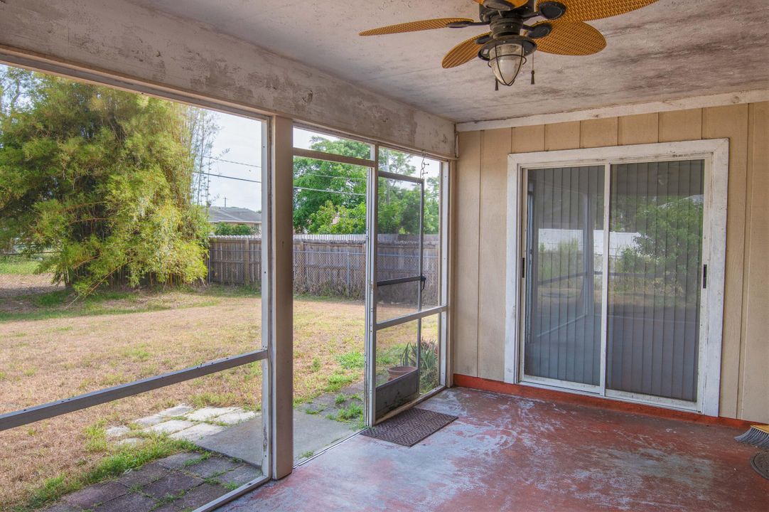 For Sale: $315,000 (3 beds, 2 baths, 1196 Square Feet)