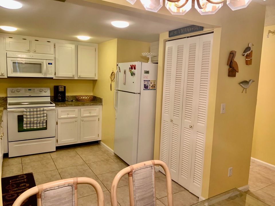 For Rent: $4,500 (2 beds, 2 baths, 1219 Square Feet)