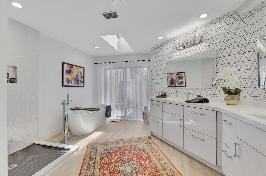 Active With Contract: $975,000 (3 beds, 2 baths, 2614 Square Feet)
