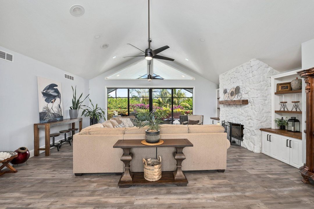 For Sale: $1,000,000 (3 beds, 4 baths, 3494 Square Feet)