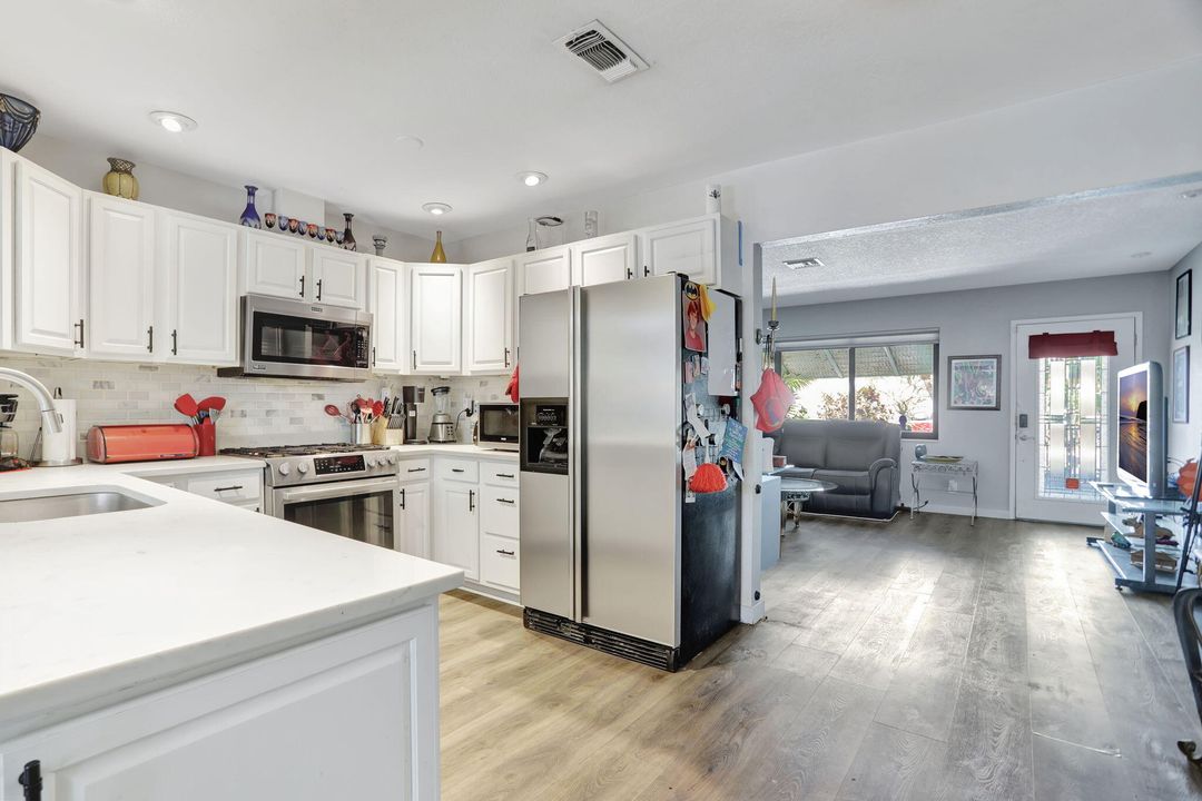 For Sale: $565,000 (3 beds, 2 baths, 1494 Square Feet)