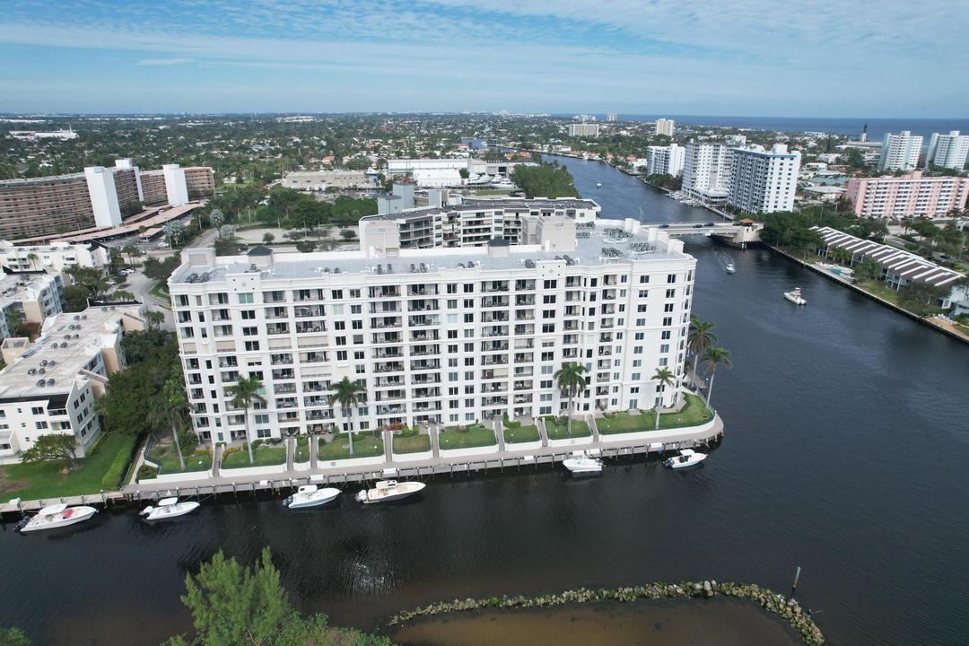 For Sale: $999,500 (3 beds, 3 baths, 1900 Square Feet)