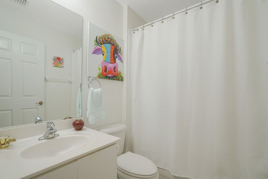 Active With Contract: $3,900 (3 beds, 2 baths, 1798 Square Feet)