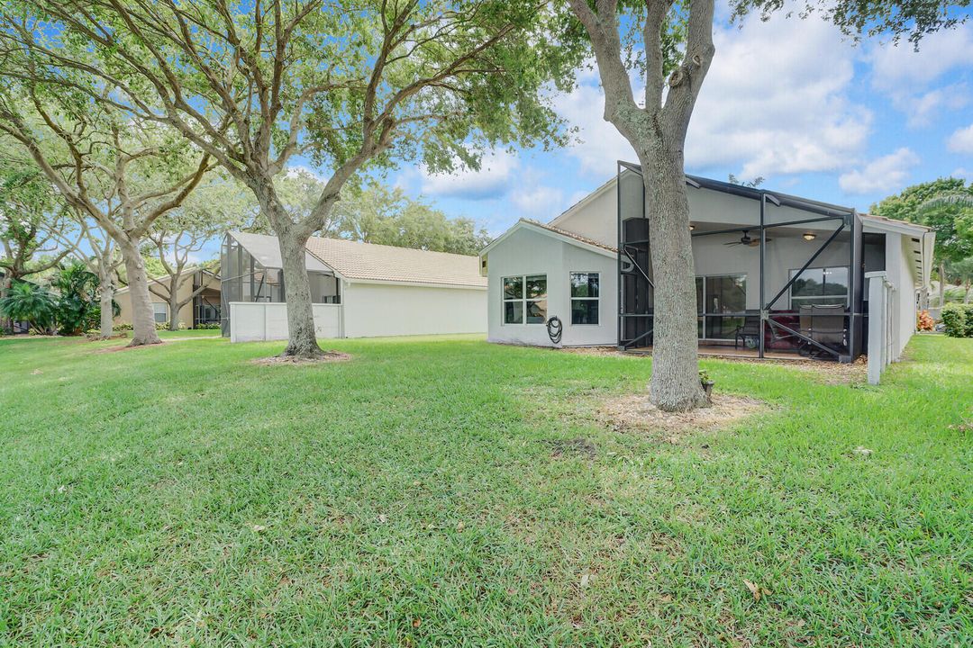 Active With Contract: $3,900 (3 beds, 2 baths, 1798 Square Feet)