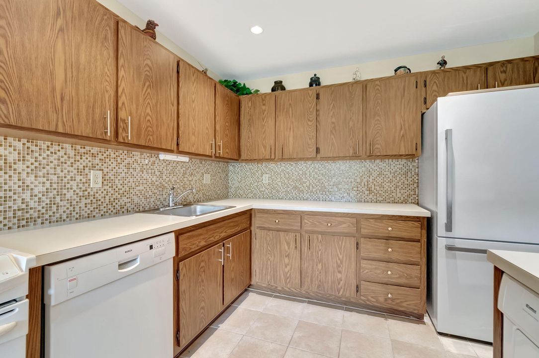 For Sale: $84,000 (2 beds, 2 baths, 1521 Square Feet)