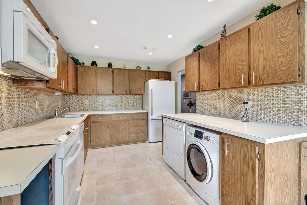 For Sale: $69,000 (2 beds, 2 baths, 1521 Square Feet)