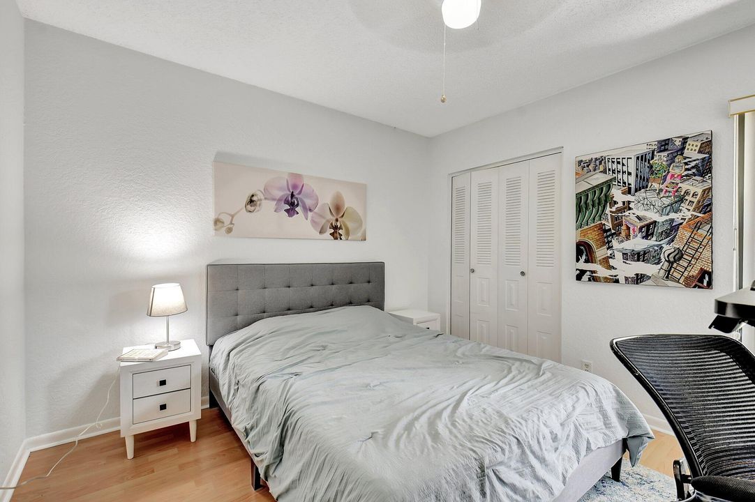 For Sale: $325,000 (2 beds, 2 baths, 1335 Square Feet)
