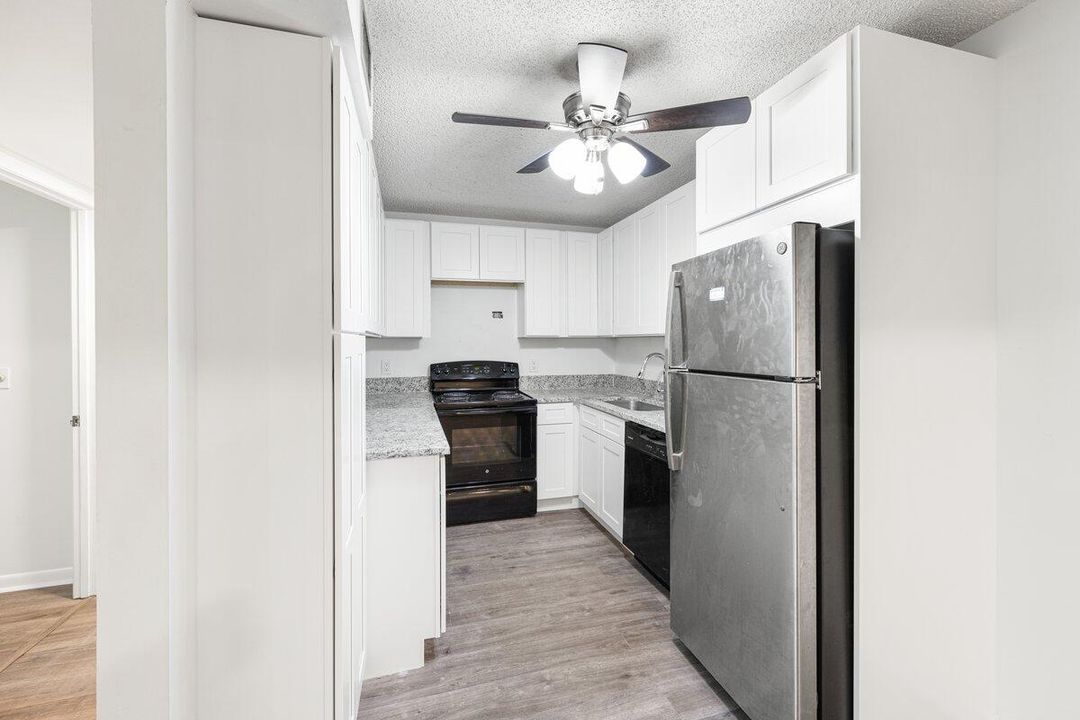Active With Contract: $2,300 (3 beds, 2 baths, 1462 Square Feet)