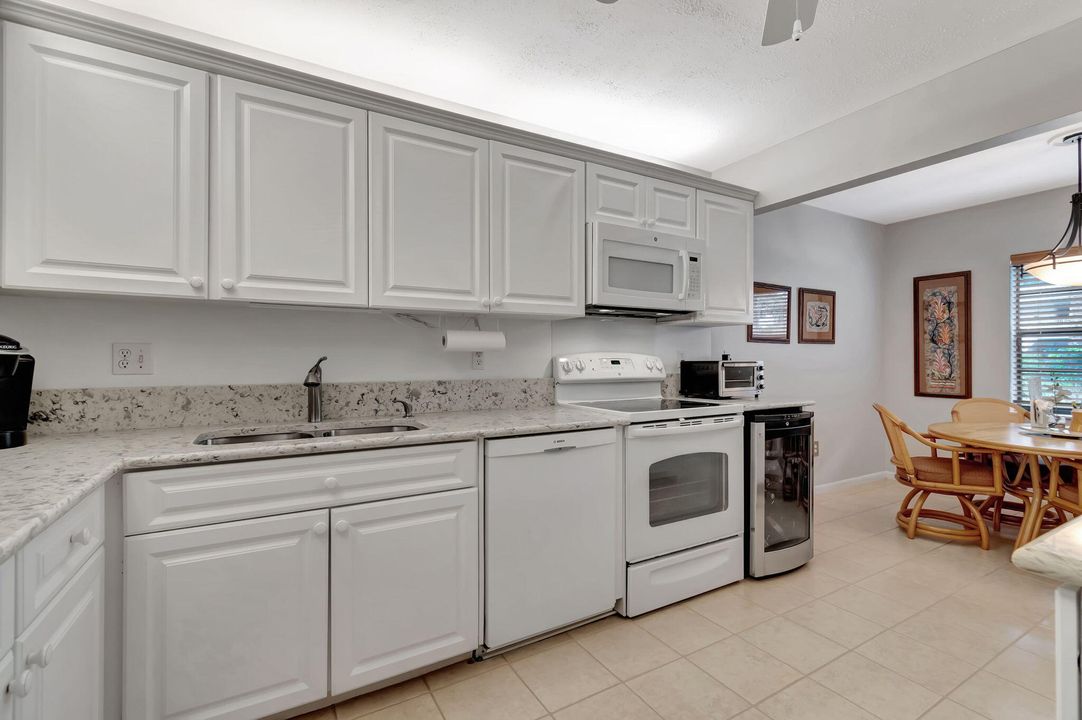 For Sale: $94,900 (2 beds, 2 baths, 1661 Square Feet)