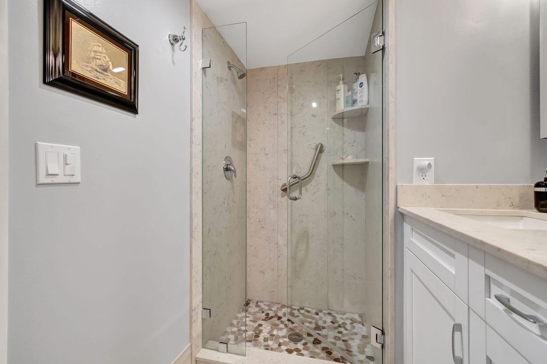 待售: $94,900 (2 贝兹, 2 浴室, 1661 平方英尺)