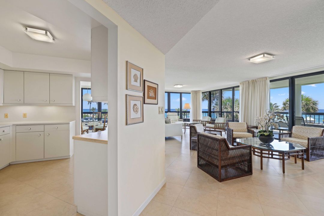 Active With Contract: $2,800,000 (2 beds, 2 baths, 1886 Square Feet)