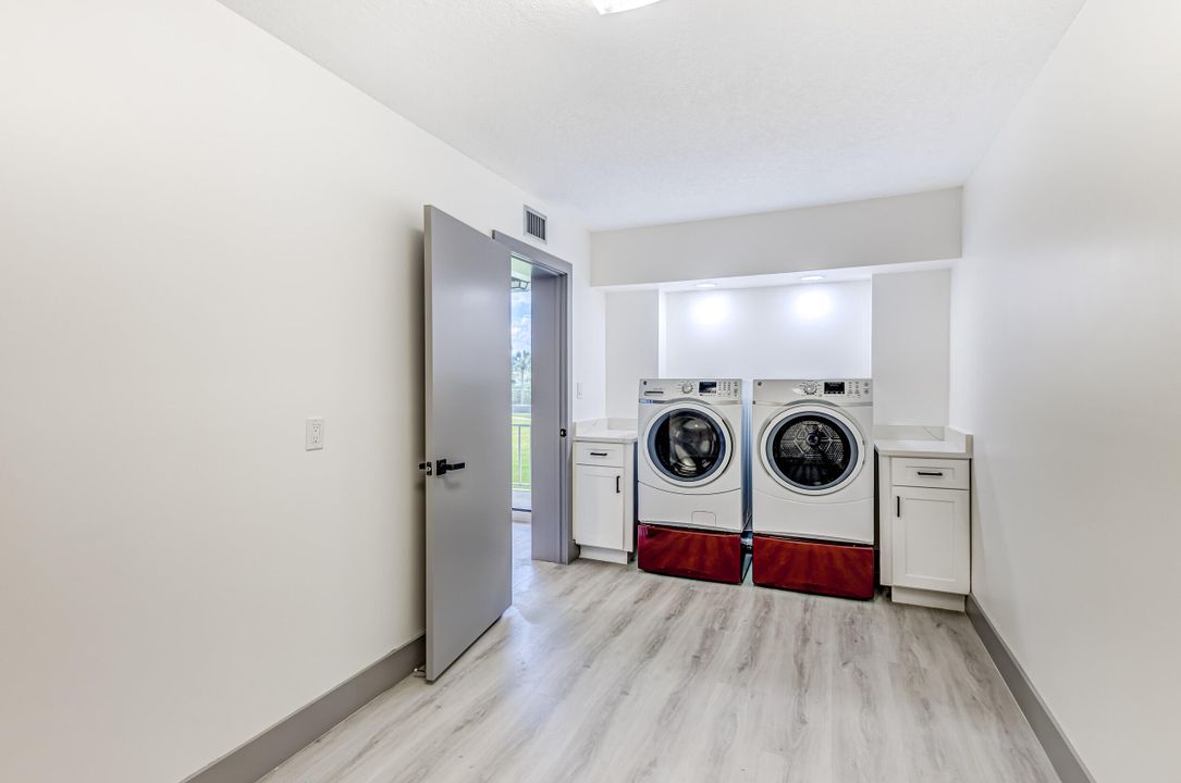 For Sale: $309,000 (2 beds, 2 baths, 1385 Square Feet)