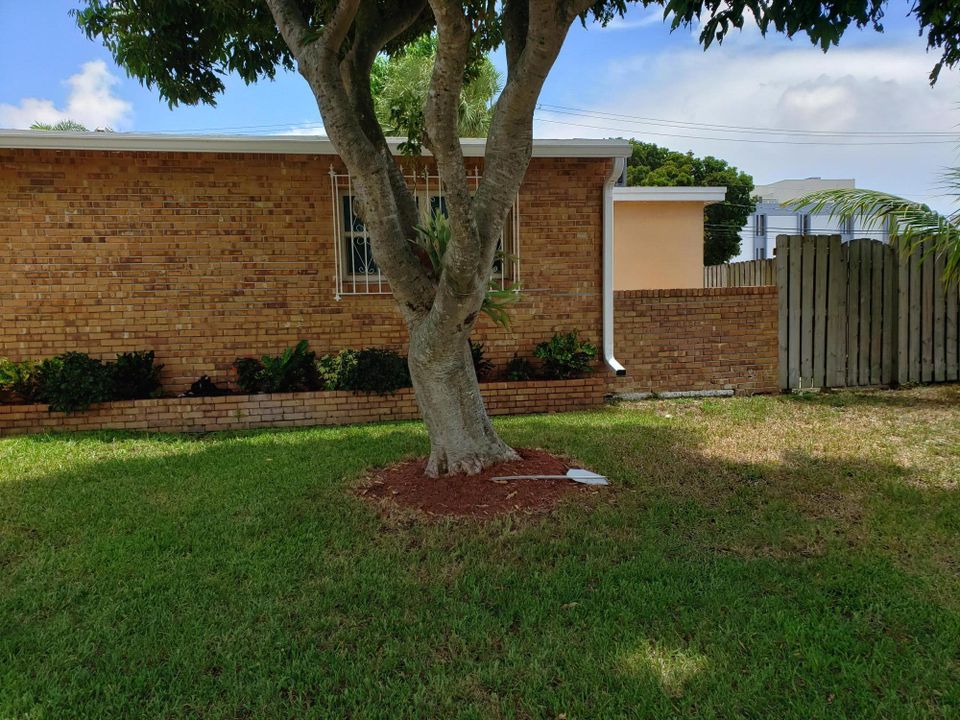 For Sale: $599,000 (3 beds, 2 baths, 1700 Square Feet)