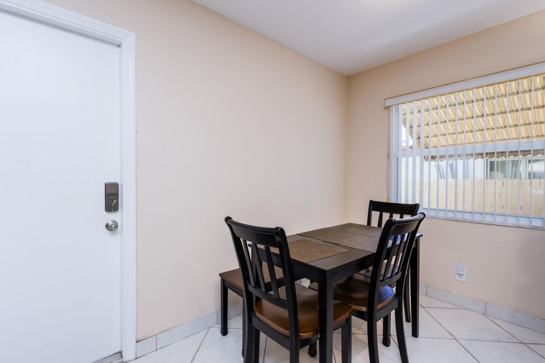 Active With Contract: $254,000 (2 beds, 2 baths, 910 Square Feet)