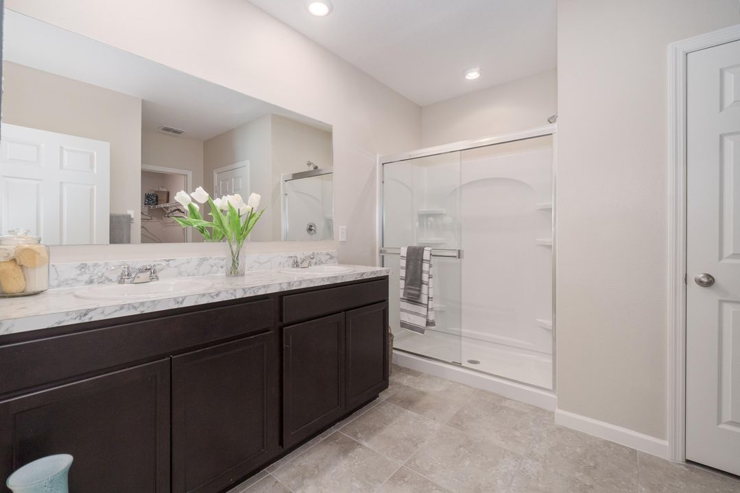 For Sale: $437,165 (4 beds, 2 baths, 1828 Square Feet)