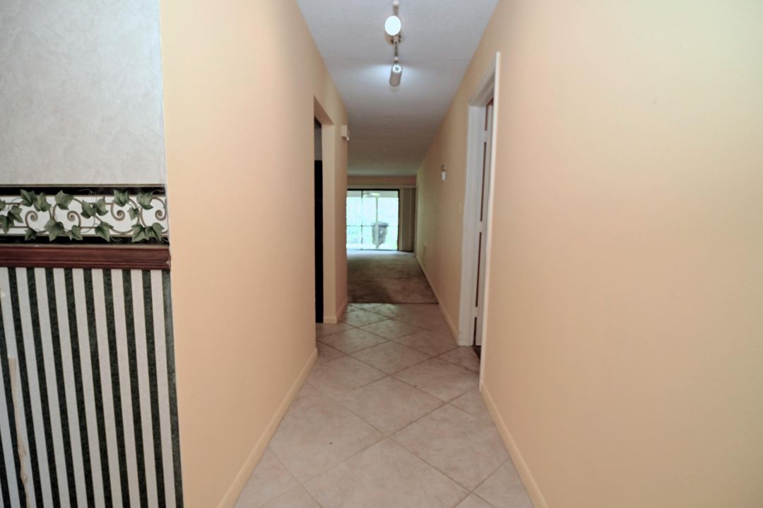 For Sale: $320,000 (2 beds, 2 baths, 1217 Square Feet)