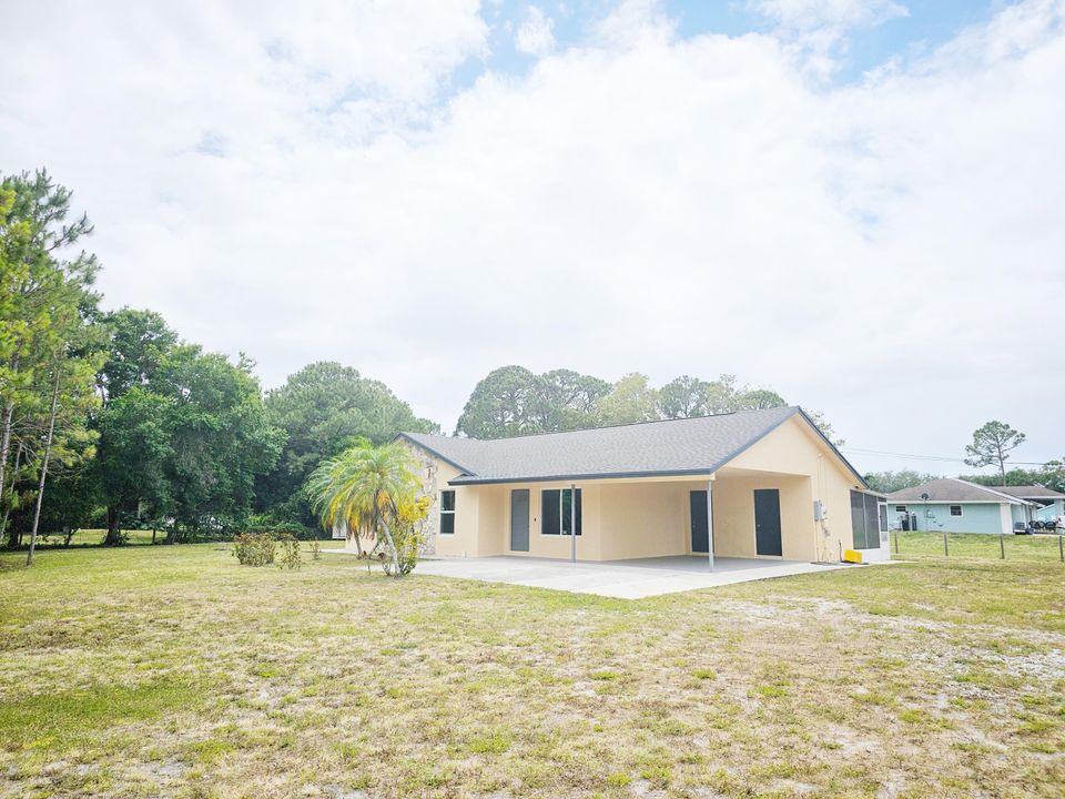 For Sale: $560,000 (3 beds, 2 baths, 1358 Square Feet)