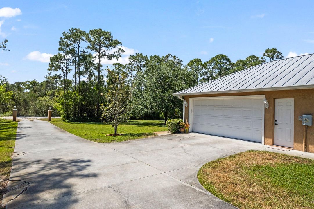 For Sale: $1,150,000 (3 beds, 3 baths, 2307 Square Feet)