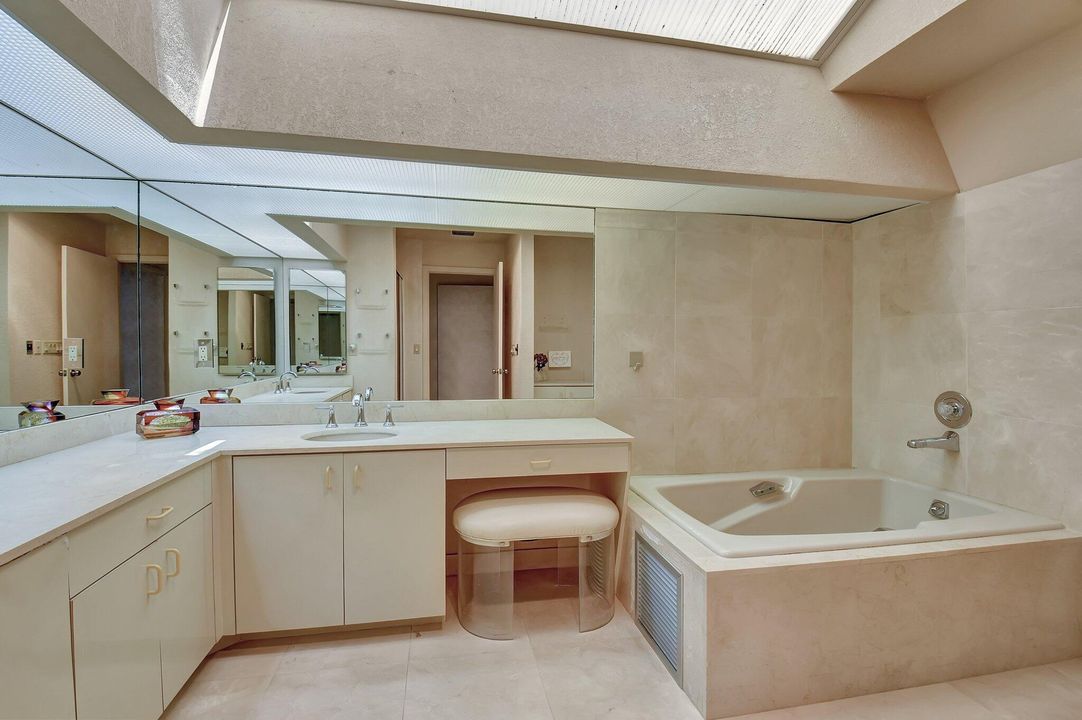 待售: $649,000 (2 贝兹, 2 浴室, 3573 平方英尺)