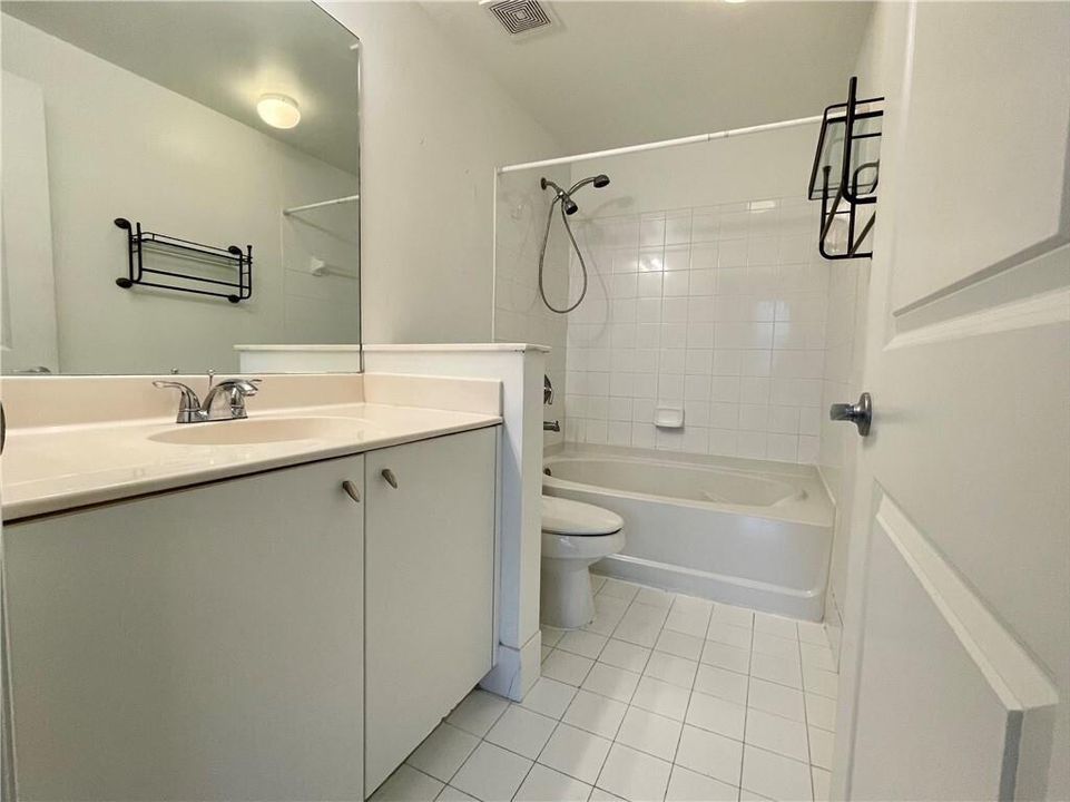 Active With Contract: $2,700 (3 beds, 2 baths, 1315 Square Feet)