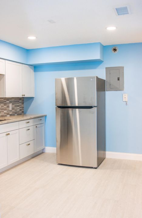 Active With Contract: $1,799 (1 beds, 1 baths, 5200 Square Feet)