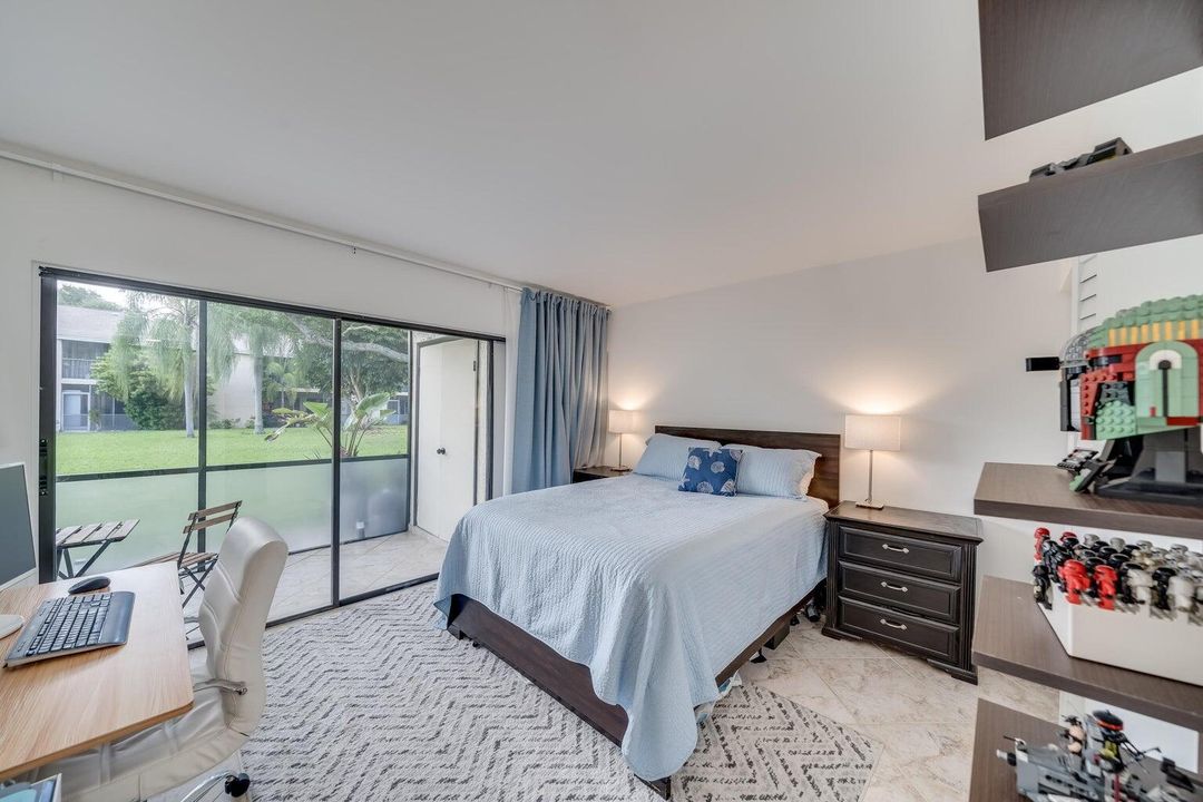 Active With Contract: $2,700 (2 beds, 2 baths, 873 Square Feet)