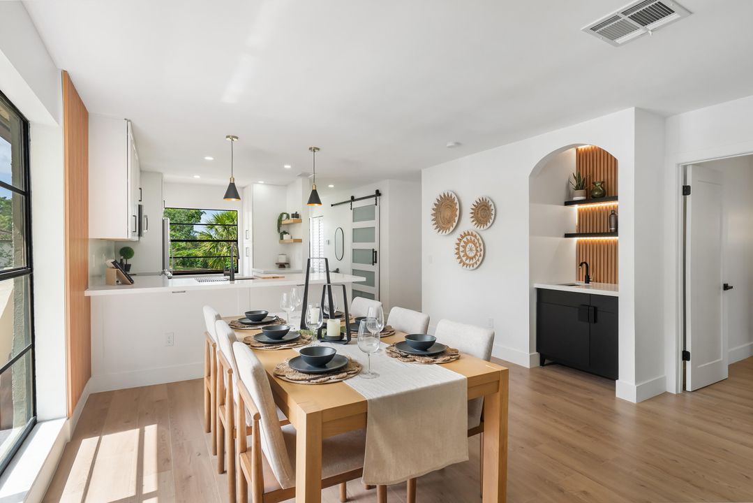 For Sale: $374,900 (2 beds, 2 baths, 1216 Square Feet)