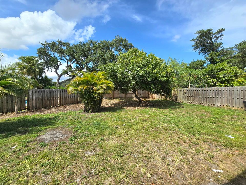 Active With Contract: $625,000 (3 beds, 2 baths, 1626 Square Feet)