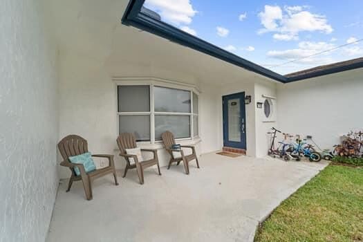 For Sale: $750,000 (4 beds, 2 baths, 2079 Square Feet)