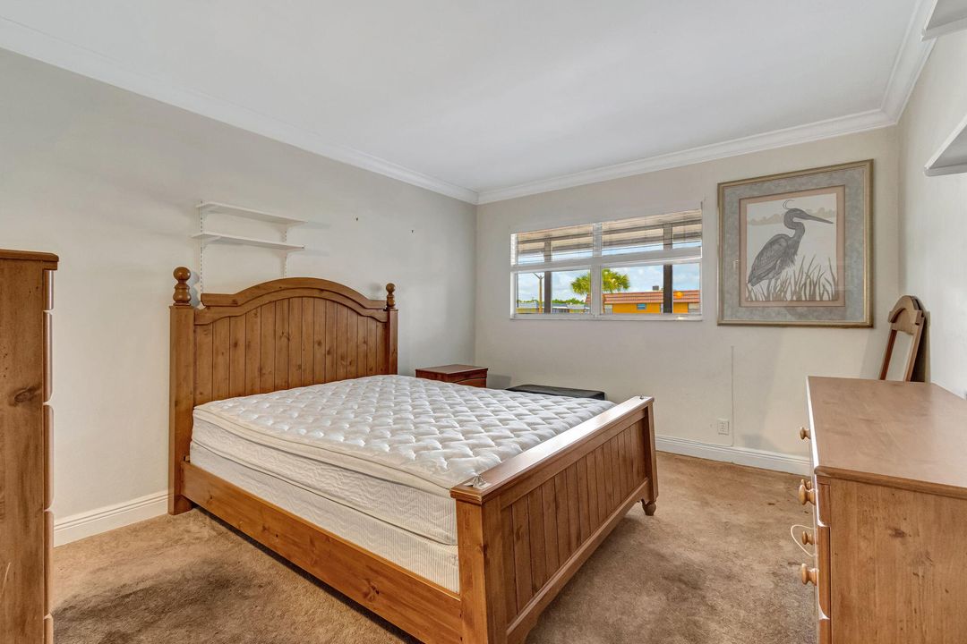 Active With Contract: $1,550 (2 beds, 2 baths, 880 Square Feet)