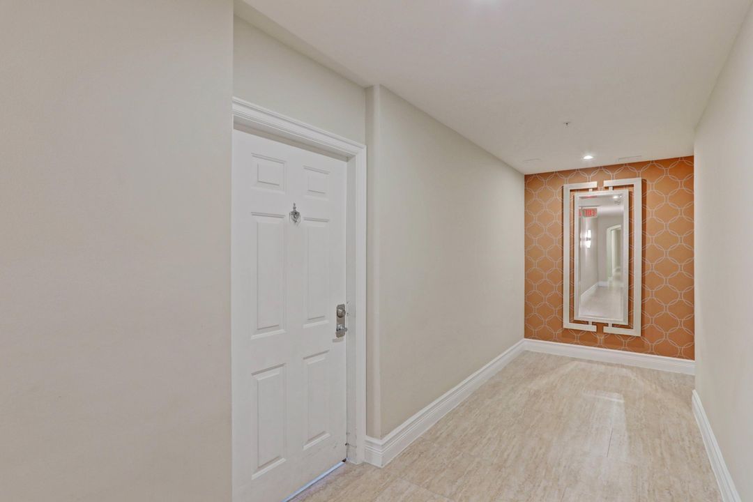 For Sale: $699,000 (2 beds, 2 baths, 1066 Square Feet)