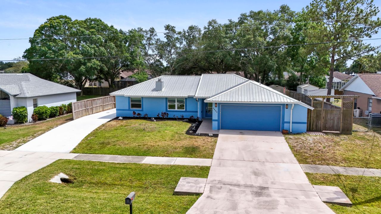 For Sale: $426,000 (3 beds, 2 baths, 1725 Square Feet)