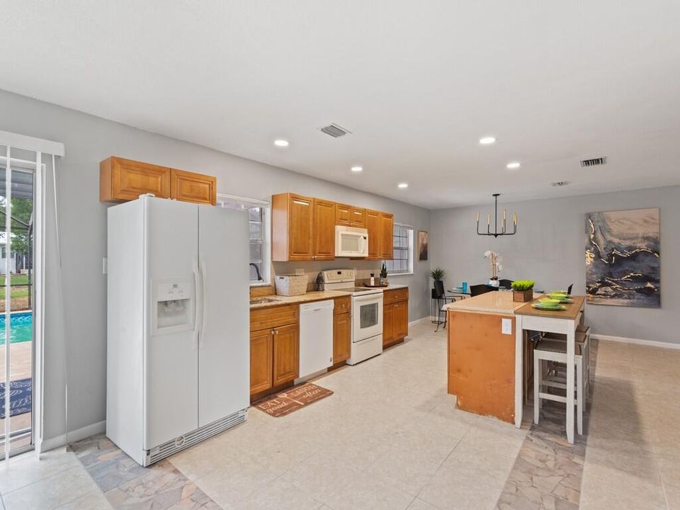 For Sale: $365,000 (3 beds, 2 baths, 1602 Square Feet)