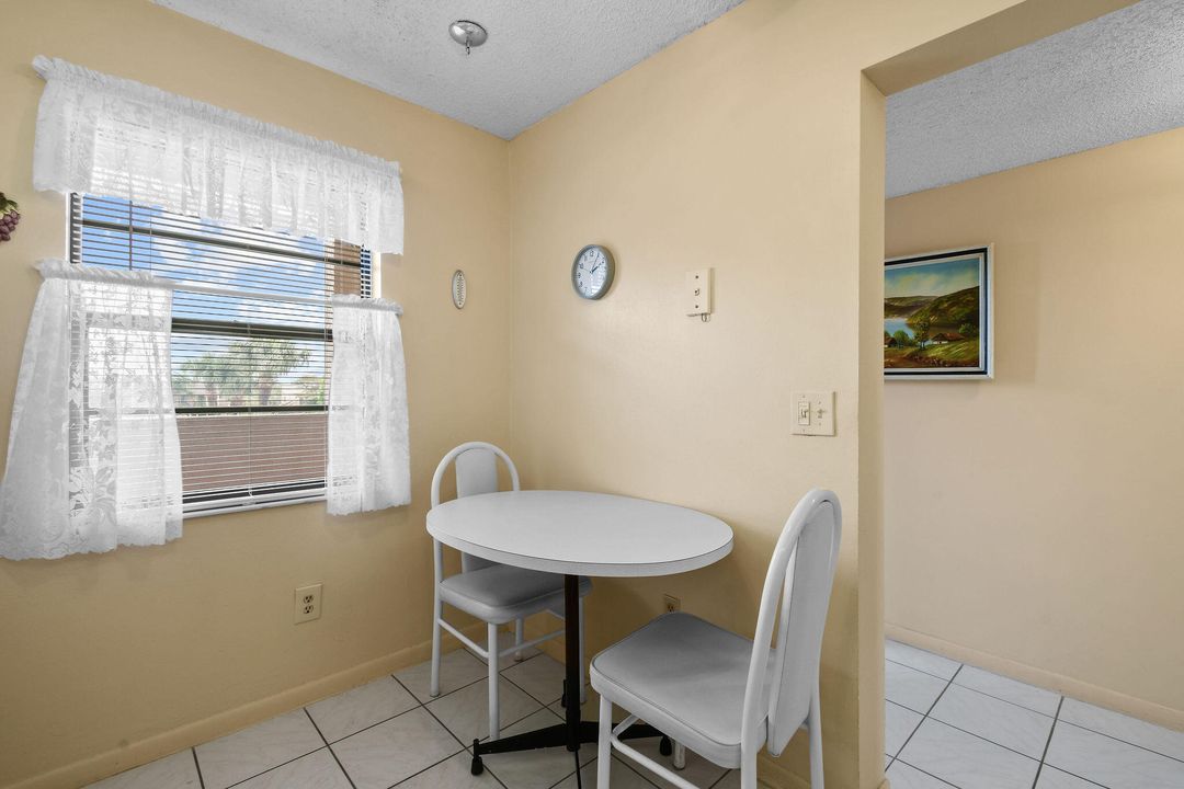 For Sale: $155,900 (2 beds, 2 baths, 1100 Square Feet)