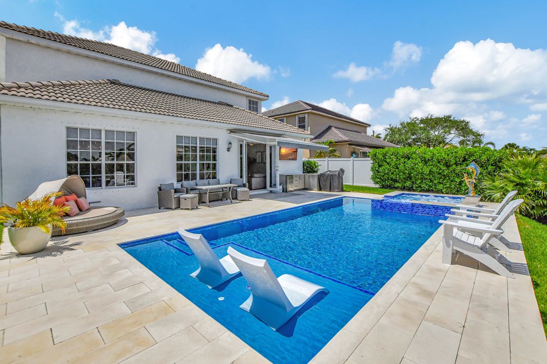 Active With Contract: $1,850,000 (4 beds, 3 baths, 2972 Square Feet)