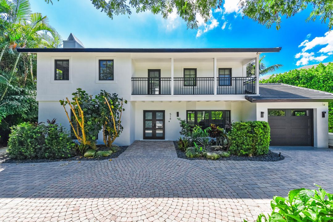 Recently Sold: $5,500,000 (3 beds, 3 baths, 2632 Square Feet)