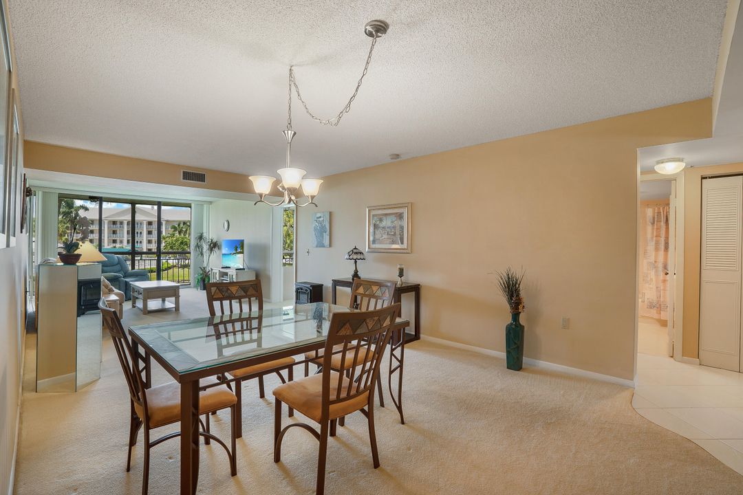 For Sale: $338,000 (2 beds, 2 baths, 1385 Square Feet)