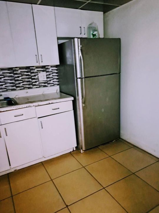 For Rent: $1,700 (1 beds, 1 baths, 650 Square Feet)