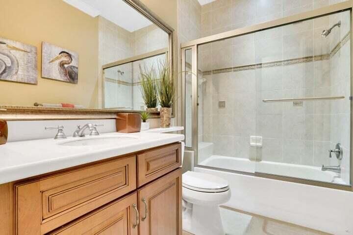 出租: $8,000 (3 贝兹, 2 浴室, 1947 平方英尺)