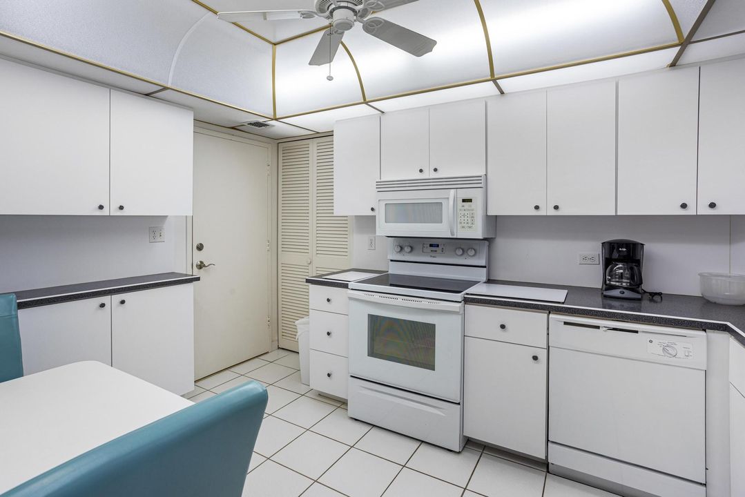 Active With Contract: $519,000 (2 beds, 2 baths, 1200 Square Feet)