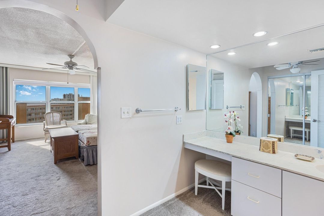Active With Contract: $519,000 (2 beds, 2 baths, 1200 Square Feet)