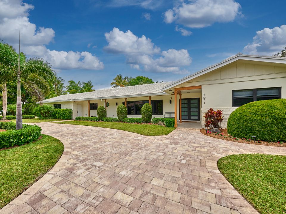 Active With Contract: $1,698,900 (4 beds, 3 baths, 2666 Square Feet)