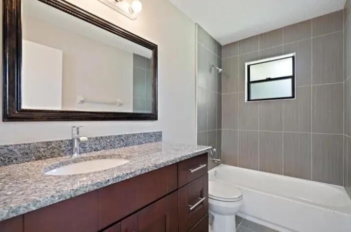 Active With Contract: $2,500 (3 beds, 2 baths, 1244 Square Feet)