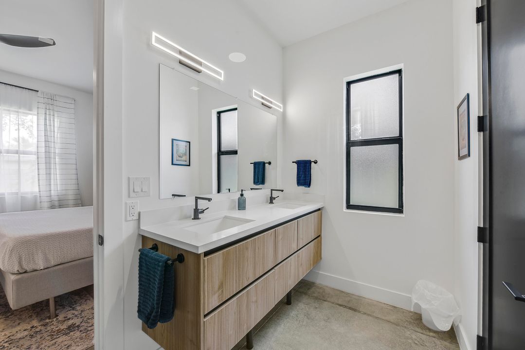For Sale: $1,295,000 (2 beds, 2 baths, 1534 Square Feet)