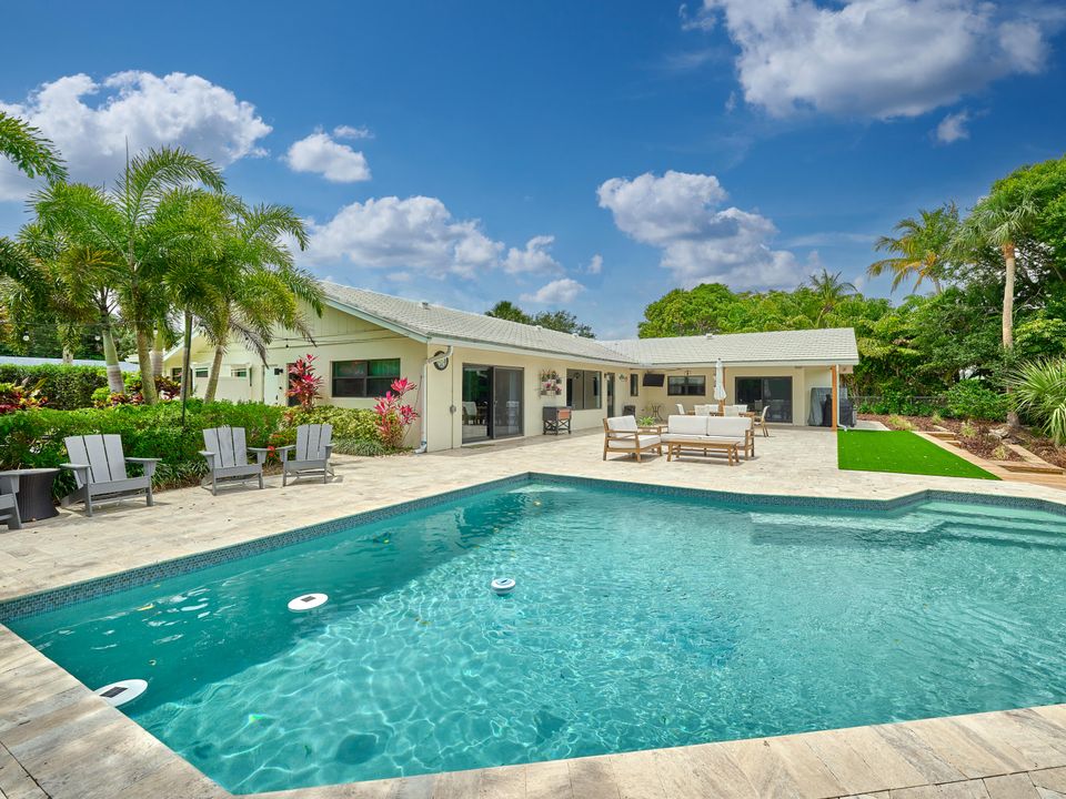 Active With Contract: $1,698,900 (4 beds, 3 baths, 2666 Square Feet)