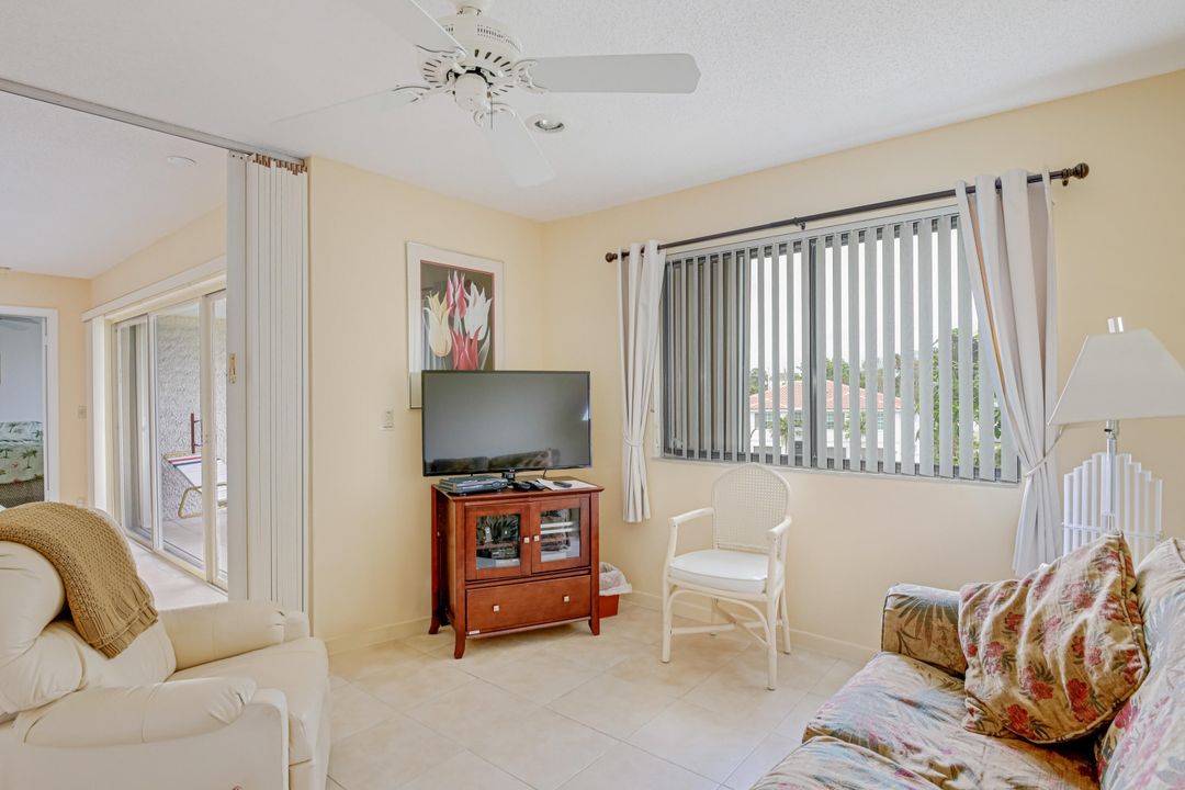 For Sale: $239,000 (3 beds, 2 baths, 1148 Square Feet)
