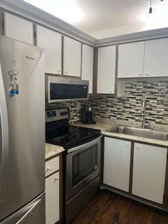 Active With Contract: $225,000 (2 beds, 2 baths, 918 Square Feet)